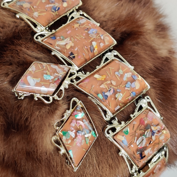 Vintage Lucite Confetti Jewelry Set Bracelet and Earrings Signed PAM - Picture 2 of 14